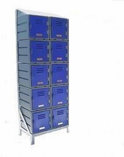 Food locker slanted on a 5 tier & 2 wide frame