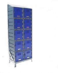 Food locker slanted on a 5 tier & 2 wide frame